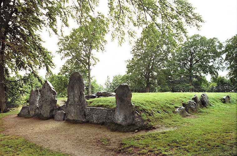 Wayland's Smithy Chambered Long Barrow, Oxfordshire